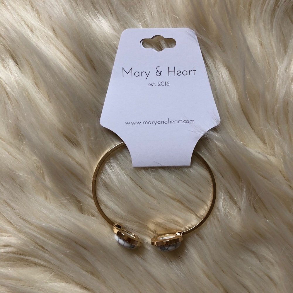 STORE CLOSING SALE! Gold Marble Crystal Cuff - Picture 4 of 4